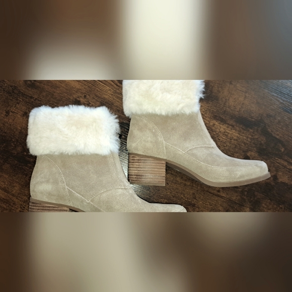 Ladies Koolaburra by Ugg Daianna Faux Fur Booties Brown Ortholite Comfort Size 8 - Picture 1 of 9